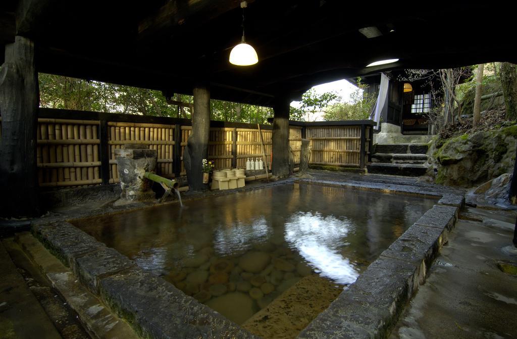 Kurokawa Onsen Yama no Yado Shinmeikan Minamioguni Eksteriør billede